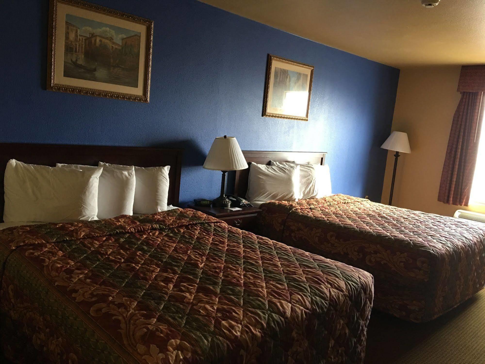 Econo Lodge Inn & Suites Greenbrier Buitenkant foto